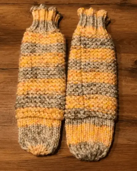 Cozy Slipper Socks on the Loom. Free Pattern